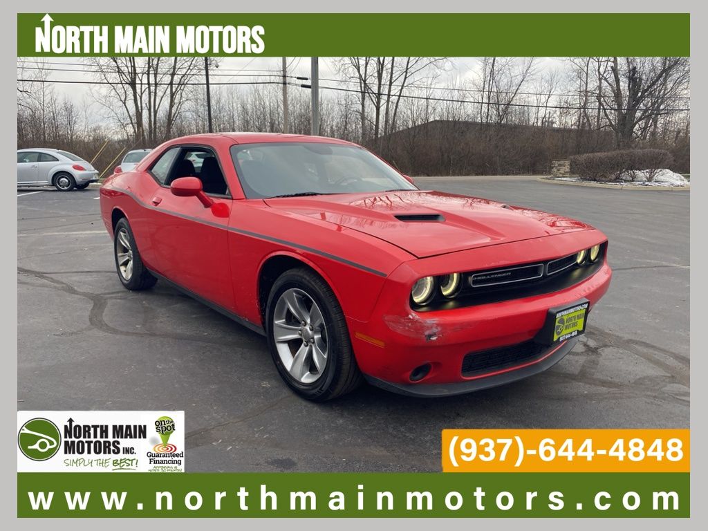 2015 Dodge Challenger SXT's photo