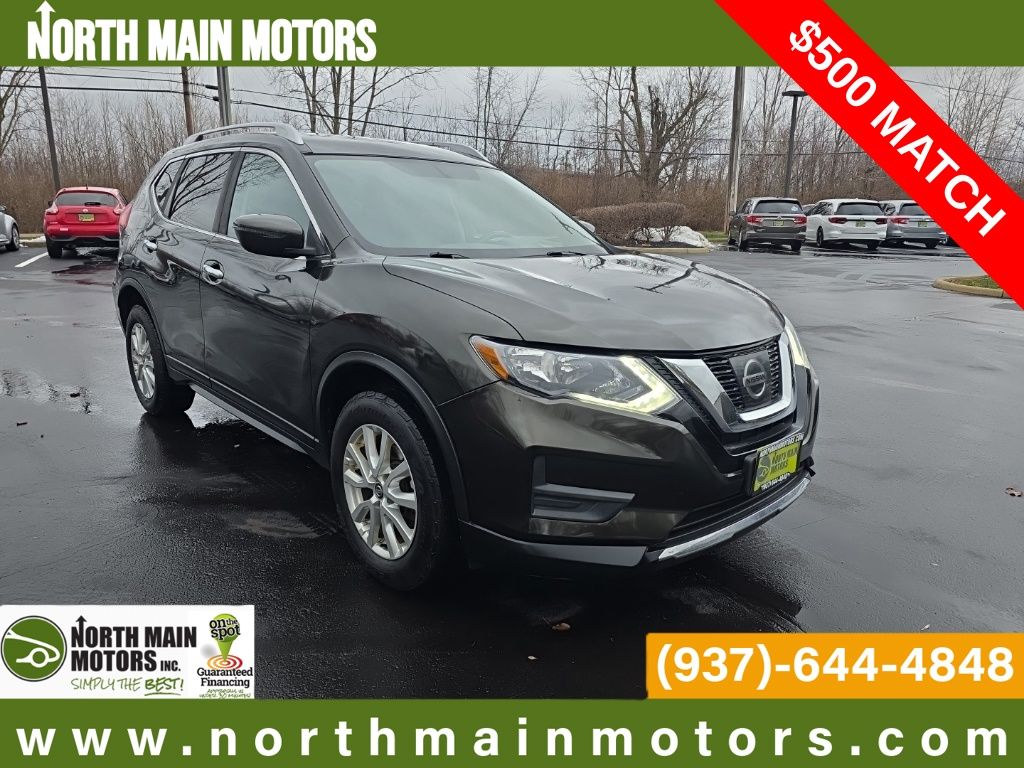 2017 Nissan Rogue SV's photo