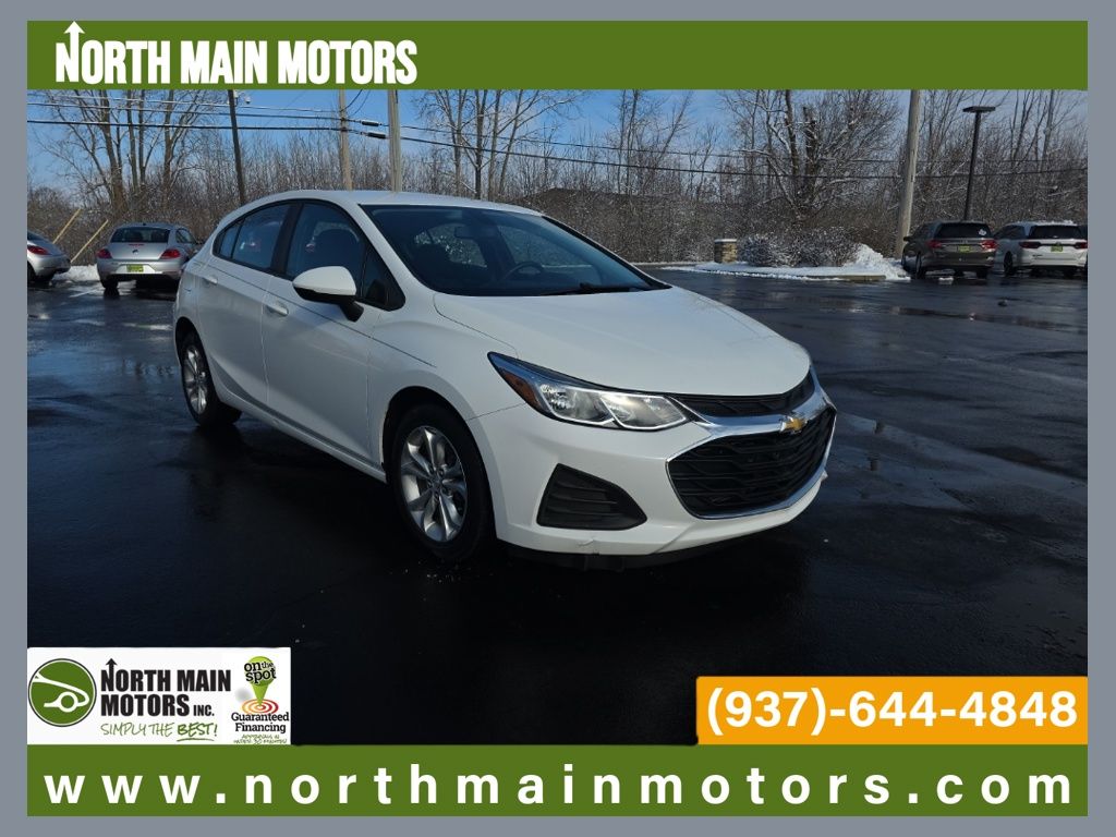 2019 Chevrolet Cruze LS's photo