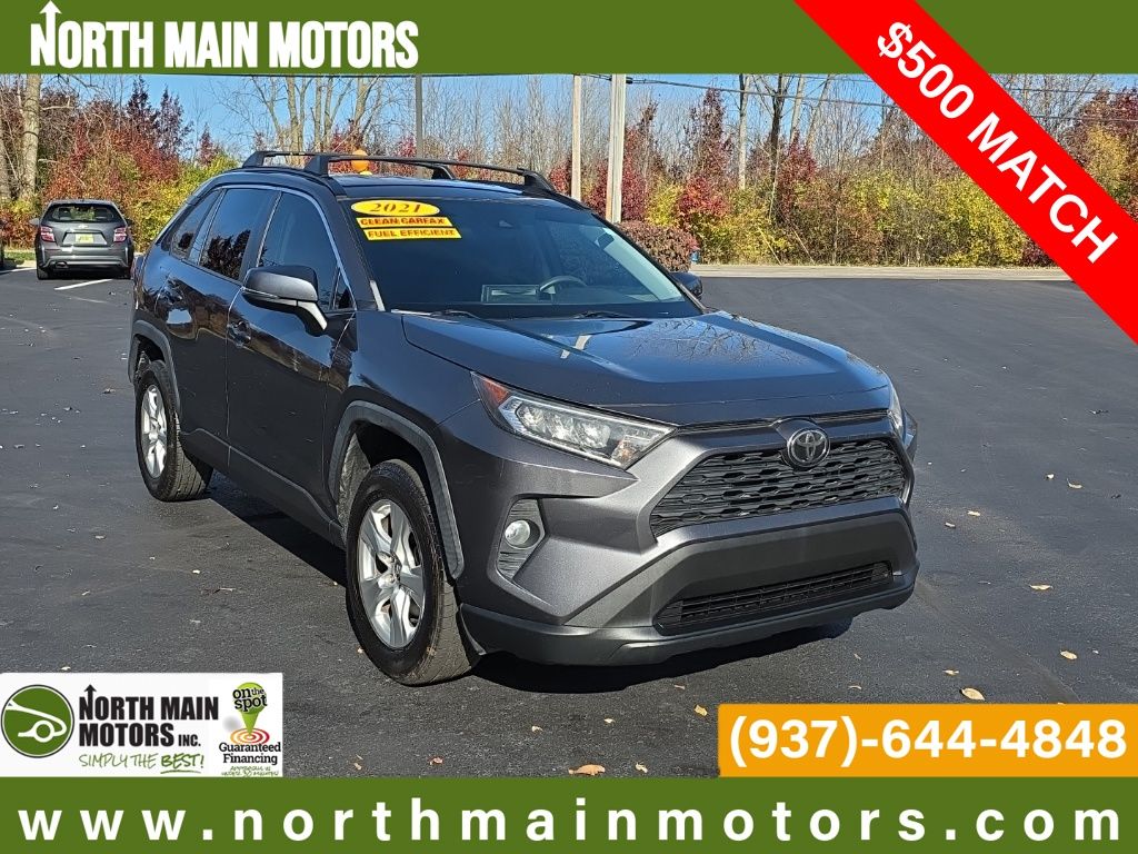 2021 Toyota RAV4 XLE's photo