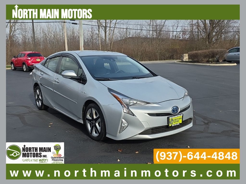 2017 Toyota Prius Three's photo