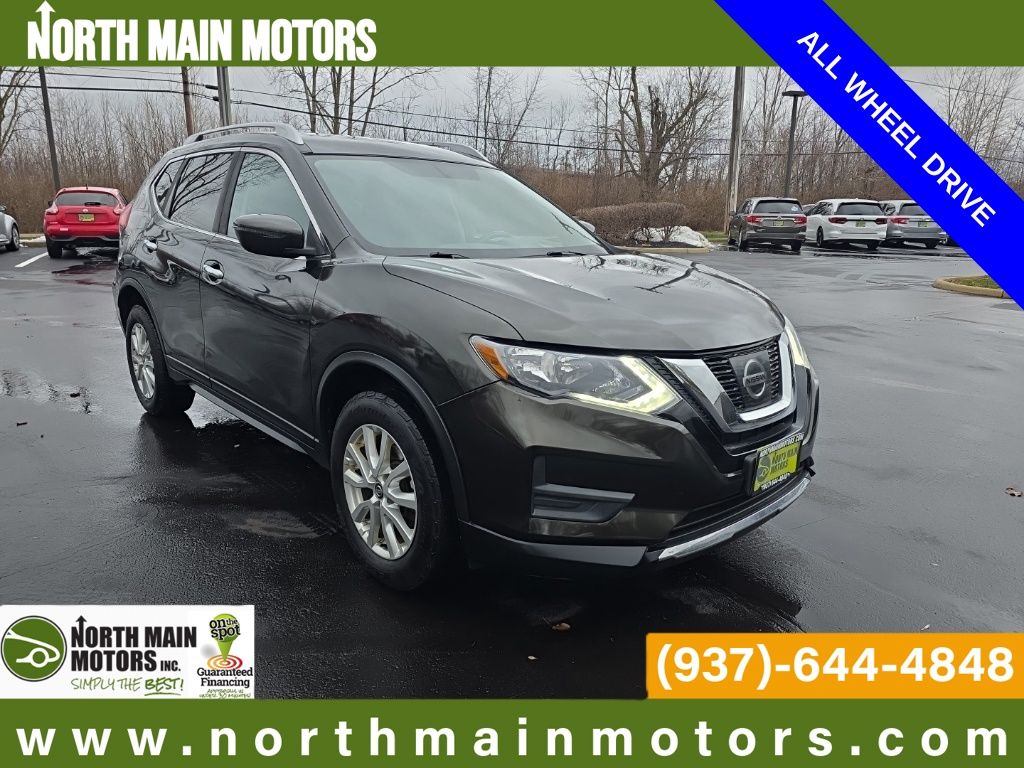 2017 Nissan Rogue SV's photo