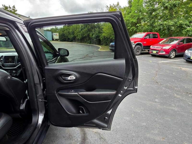 0dfbb837-898e-4f61-891b-6667759e176b