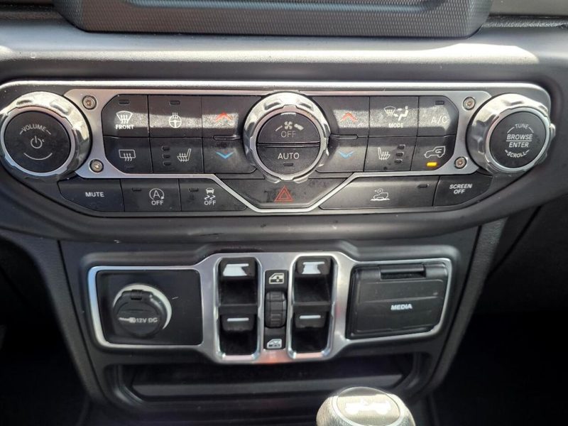 379addc2-f4cd-4070-95d8-521b23e2843d