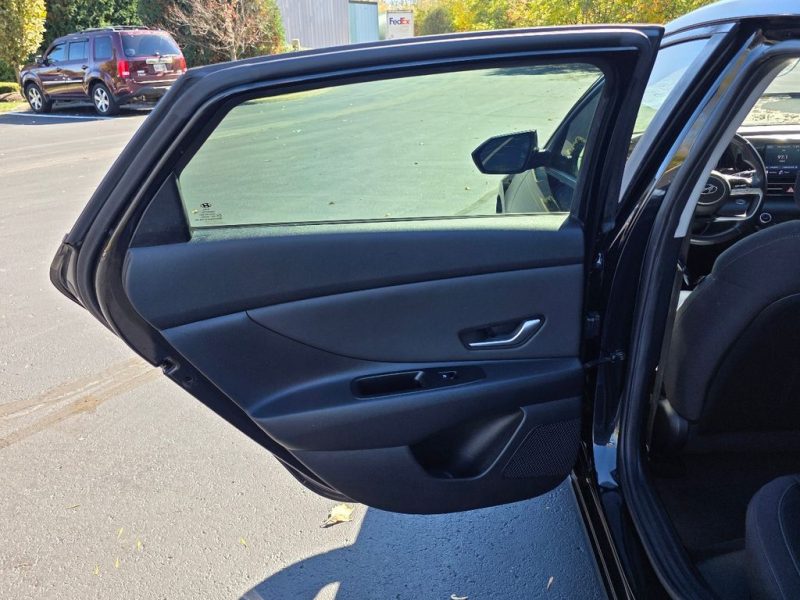 56993378-30d2-4861-b8f9-ae25688281f3