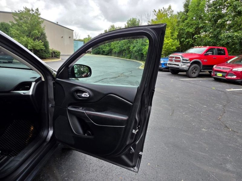 643ee733-7717-4e3f-909c-fccdfe98f065