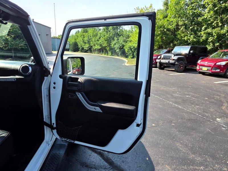 e2d3b80d-800c-4126-8ade-668c12a06c0a