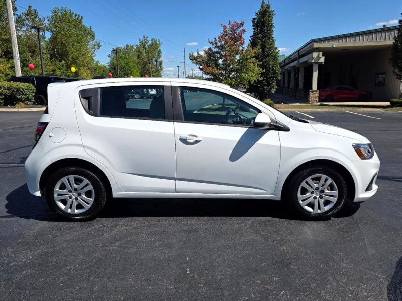 e9fbfdc6-79a4-4ced-b3c2-7c709858a639