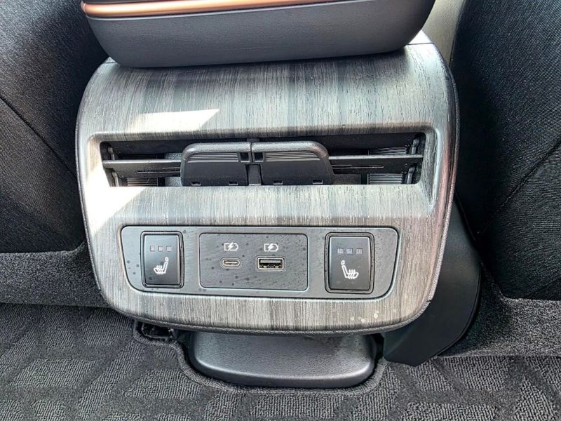 fbdd8b3e-1ab8-44ff-b763-a2d2a8cccf26